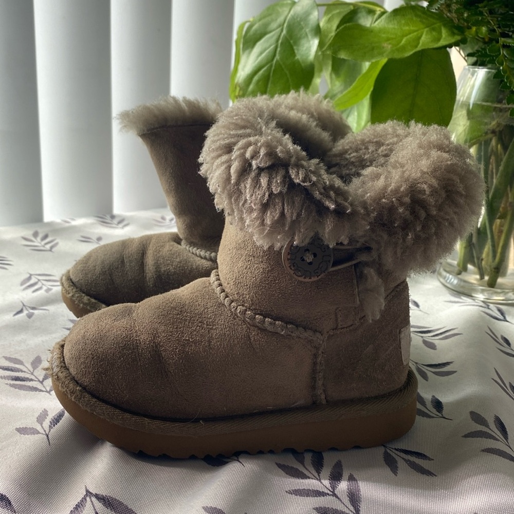 Uggs size 9!